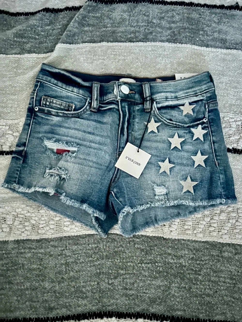 Sneak Peek Blue Denim Star-Appliqué Jean Shorts - Picture 2 of 4